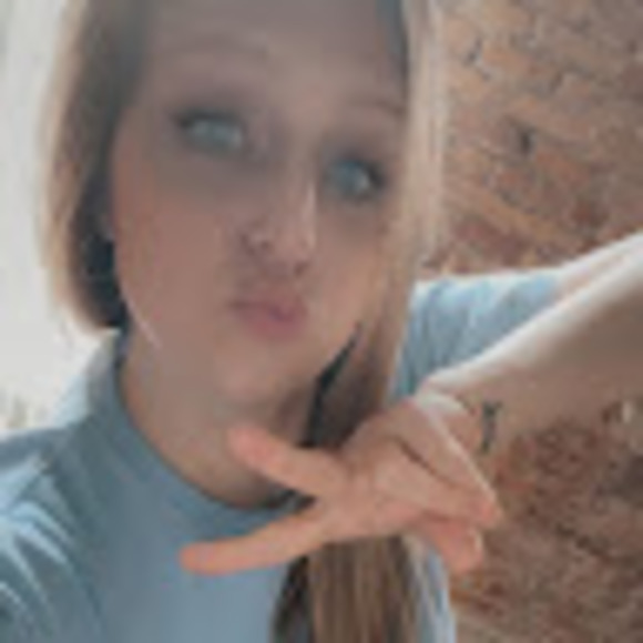 Meet your Posher, Nichole - Picture 1 of 1